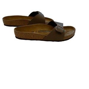 Birkenstock Madrid mocca sandals. Classic single adjustable leather strap.